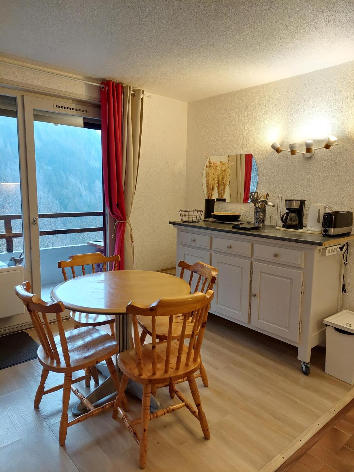 Appartement Calme Et Apaisant Saint-Jean-dʼAulps Exteriör bild